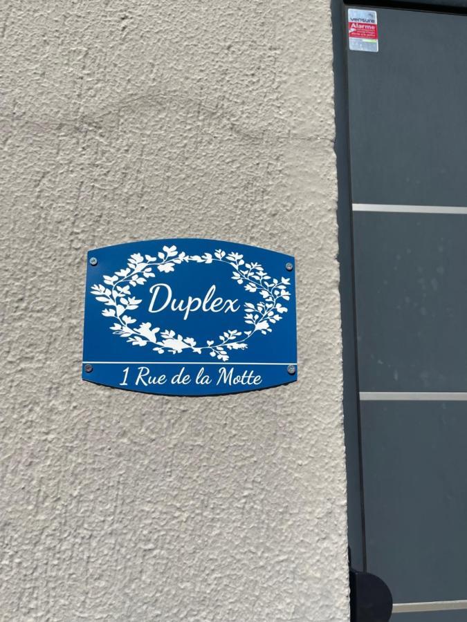 Duplex Appartamento Beaumont-sur-Sarthe Esterno foto