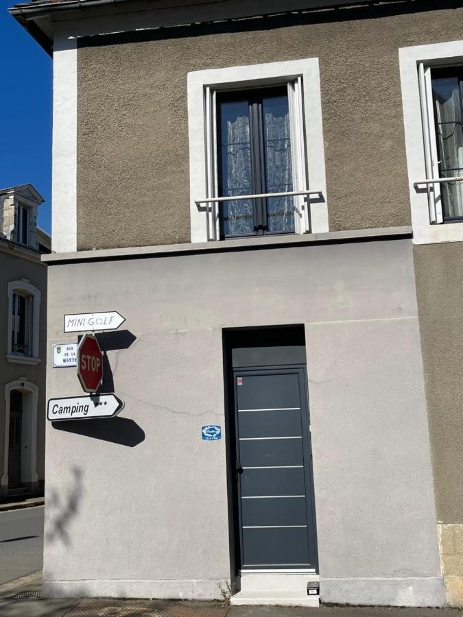 Duplex Appartamento Beaumont-sur-Sarthe Esterno foto