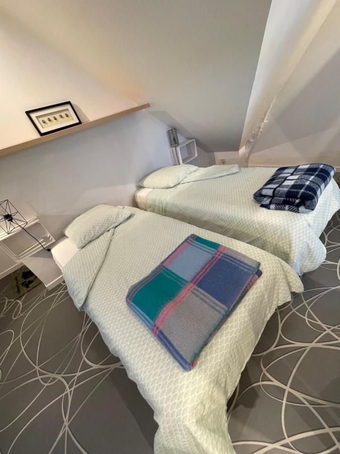 Duplex Appartamento Beaumont-sur-Sarthe Esterno foto